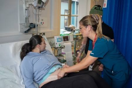 Antenatal Day Unit Midwife needed at Oldham (Visa Sponsorship Available) Antenatal Day Unit Midwife